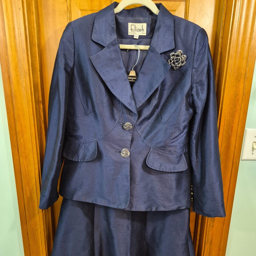 Lily & Talor Elizeh Navy Church Suit Mermaid Knee Length Skirt Brooch Size 12